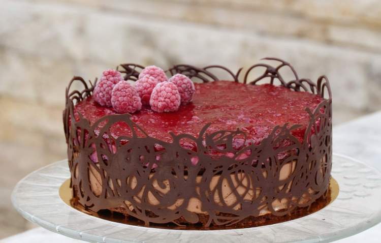 csokicsipke csokikerítés készítése tortára