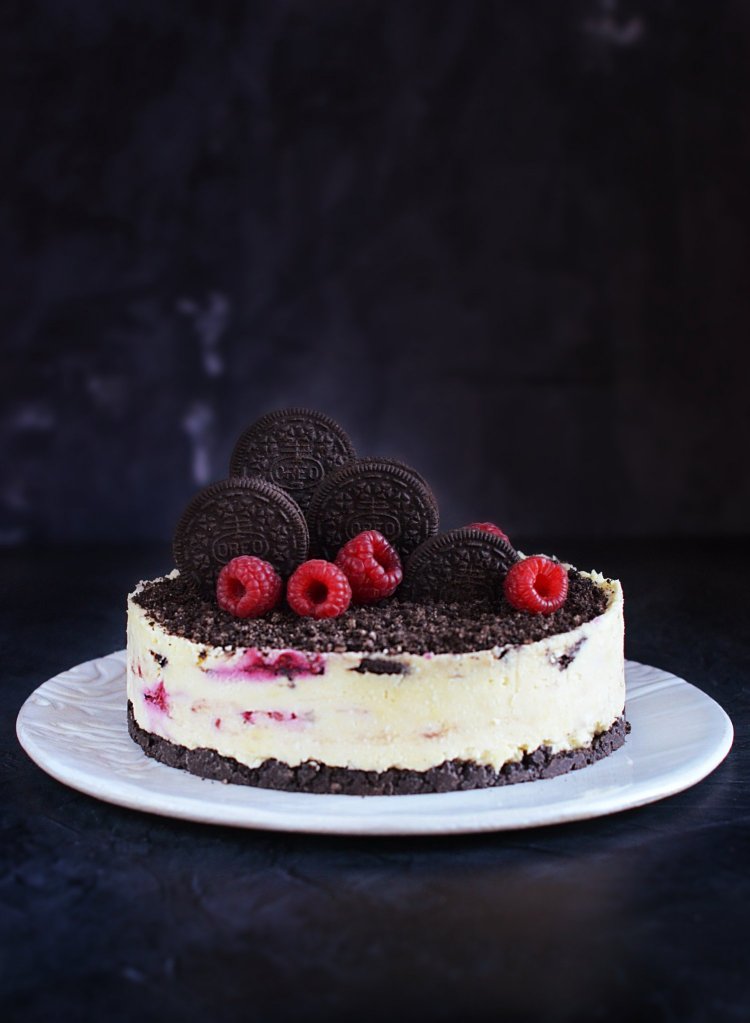 Oreos málnás fehércsokis túrótorta recept