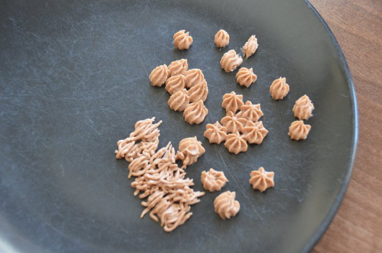 Szőrös minta készítése tortára - díszítőcsövek