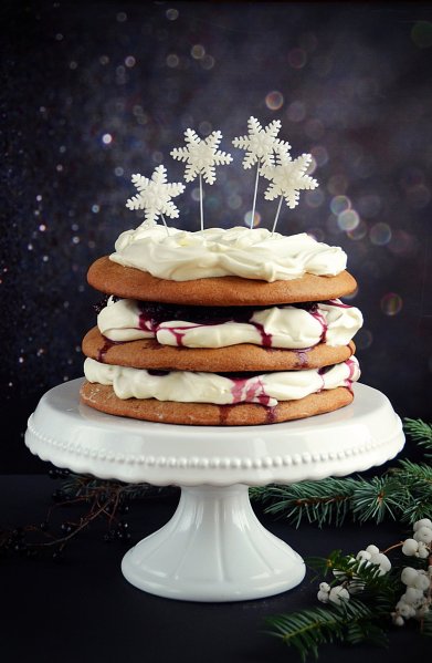 Mézeskalácstorta meggyel és mascarponehabbal - karácsonyi torta