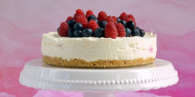 Málnás-áfonyás túrótorta recept sütés nélkül