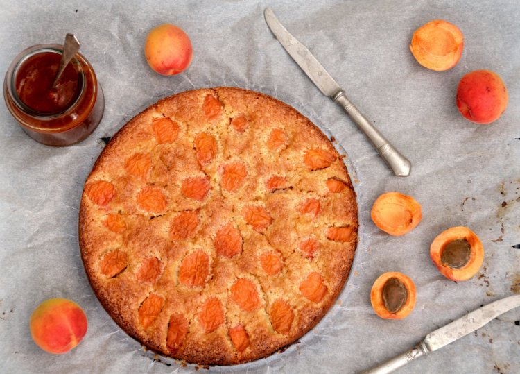 Sárgabarackos frangipán - sült mandulakrémes pite