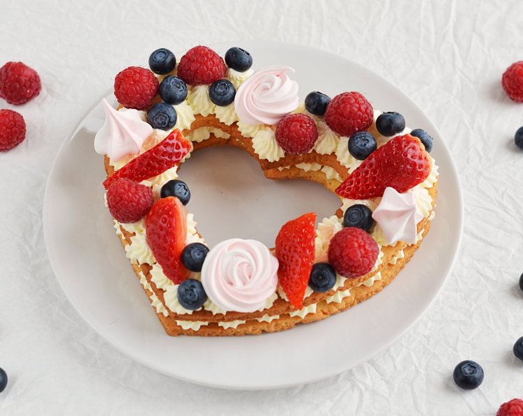Valentin-napi cream tart szívtorta készítése - recept
