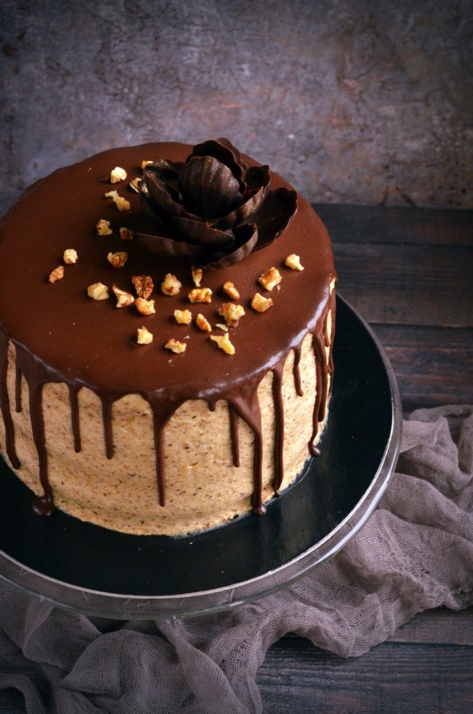 Diós mascarponés torta csokival csurgatva - recept