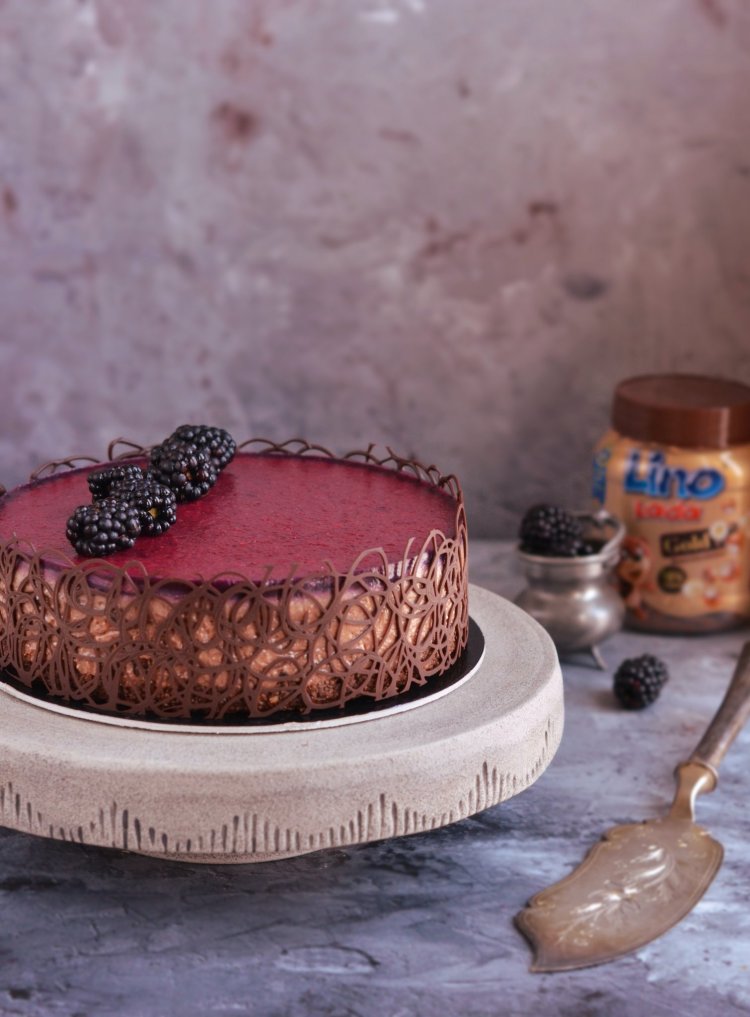 mogyorókrémes mousse torta recept házilag erdei gyümölcs zselével