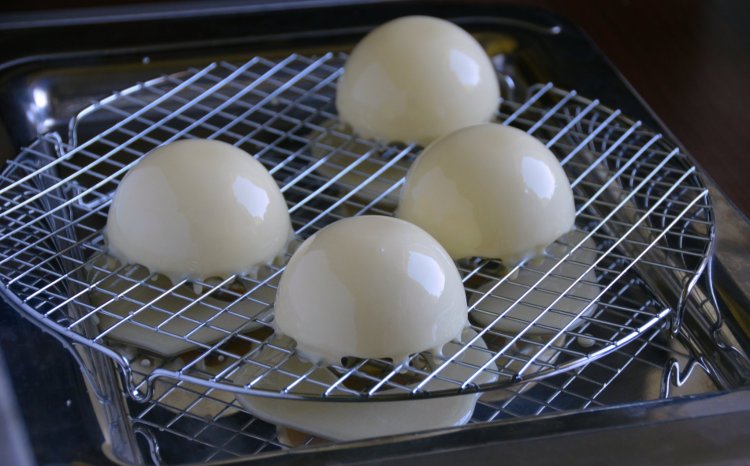 Tükörglazúr használata - mousse áthúzása tükörmázzal