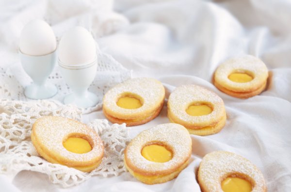 bodzás-citromkrémes tojáslinzer recept - húsvéti linzertojás lemon curd-del