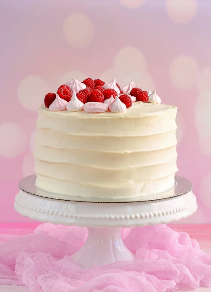 Mákos vaníliatorta recept málnával és habcsókkal