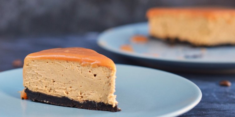 Koffeinmentes kávés-karamelles sajttorta Oreo-val - sütés nélküli recept