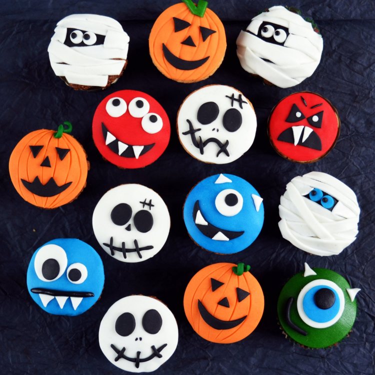 Halloween-i horror sütik - kókuszos muffin halloween-i cupcake formában