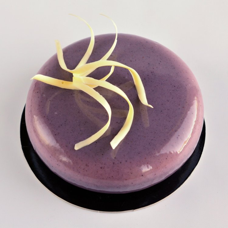 Tükörmázas csokoládé-eper mousse torta recept - mirror cake készítése