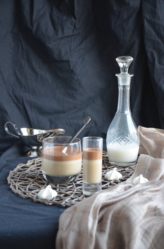 Rétegezett kávémousse sós karamell öntettel