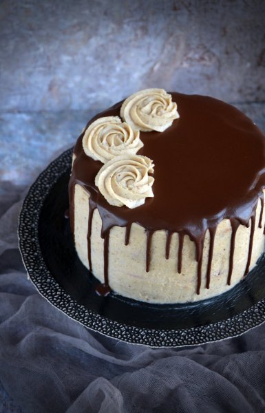 Gesztenyetorta csokival csurgatva