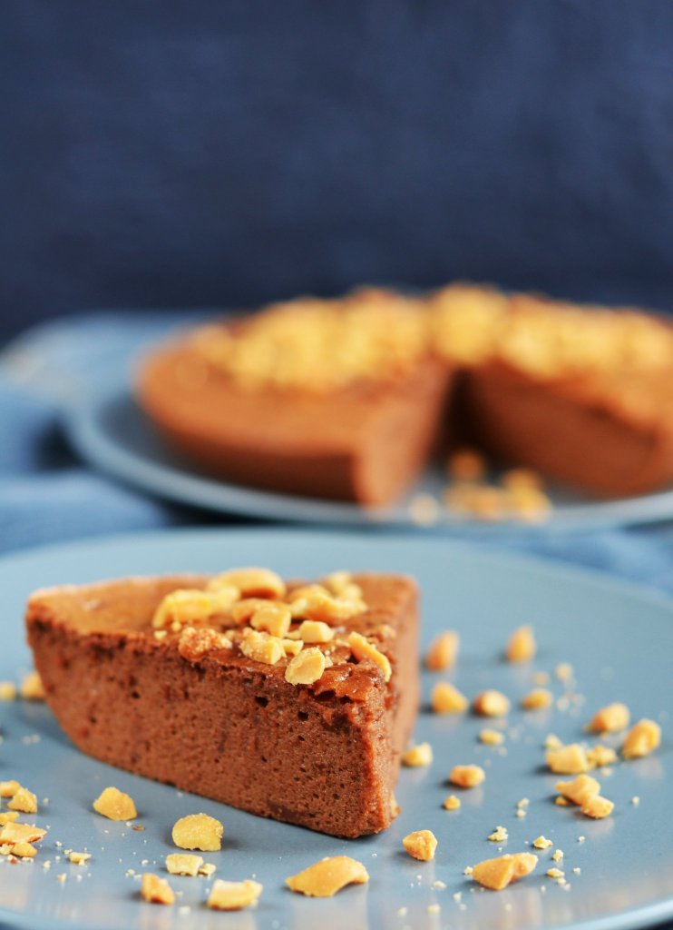 Gluténmentes földimogyorós-csokis felhőtorta recept