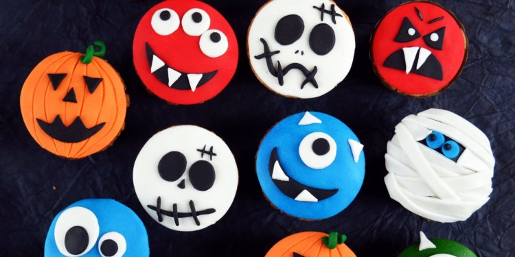 halloweeni cupcake ötletek - meggyes-kókuszos muffin