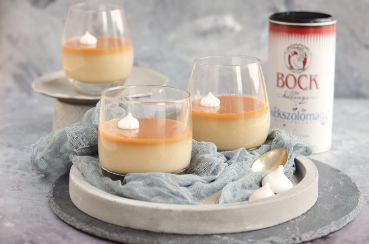 kávés panna cotta sós karamellel és kékszőlőmag őrleménnyel - recept