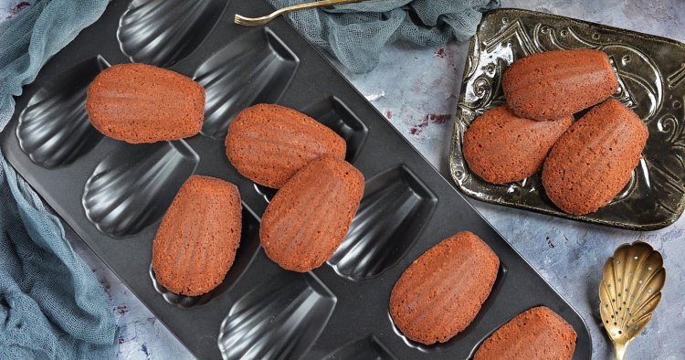 cukkinis csokis madeleine recept - francia kagyló alakú süti