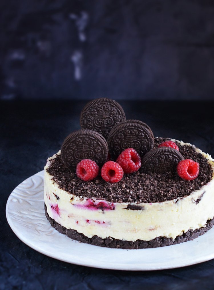 Oreos málnás fehércsokis túrótorta recept