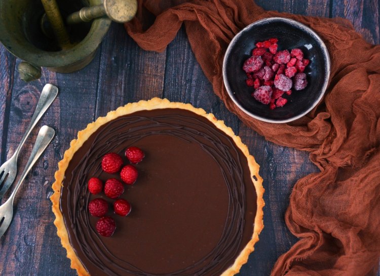 Málnás-csokis tart recept - málna-csokoládé pite készítése