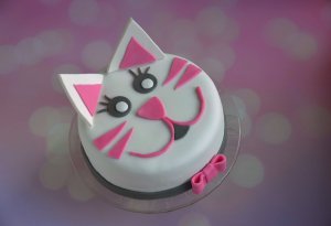 marcipán vagy fondant masni készítése tortára