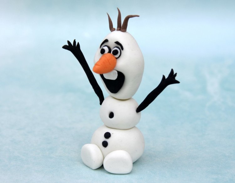 Olaf, a hóember figura készítése fondantból - lépésről lépésre fázisfotókkal