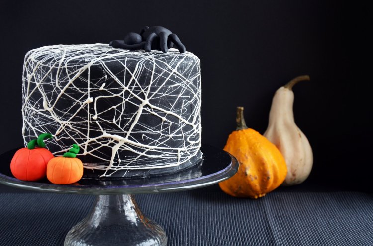 Pillecukor pókháló torta készítése - Halloween-i pókhálós torta