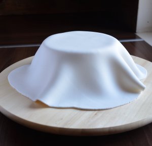 Fondant tortára simítása