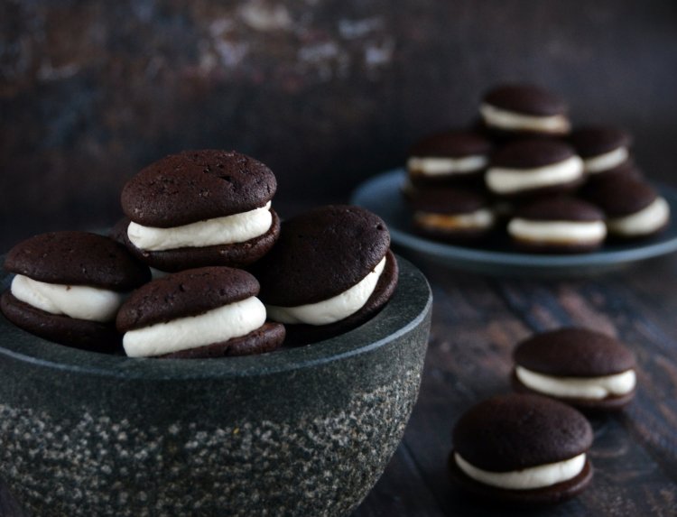 Whoopie pie sós karamellel vagy meggyel - recept