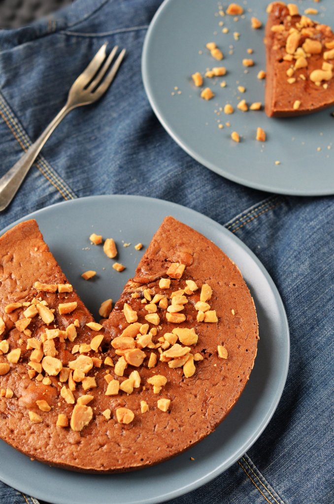 Gluténmentes földimogyorós-csokis felhőtorta recept