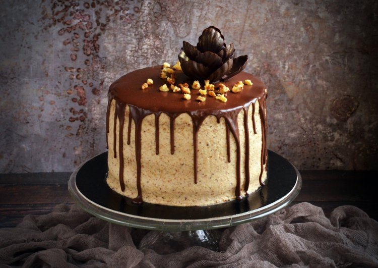 Fahéjas diótorta recept csurgatva - csokivirág