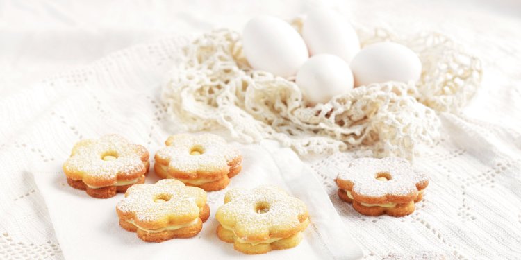 tojáslikőrös húsvéti linzer recept fehércsoki ganache-sal