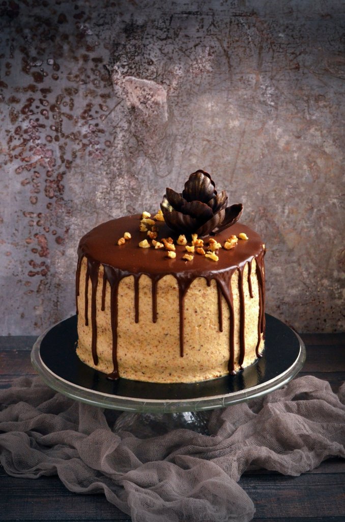 Fahéjas-mascarponés diótorta recept csurgatva és csokivirág