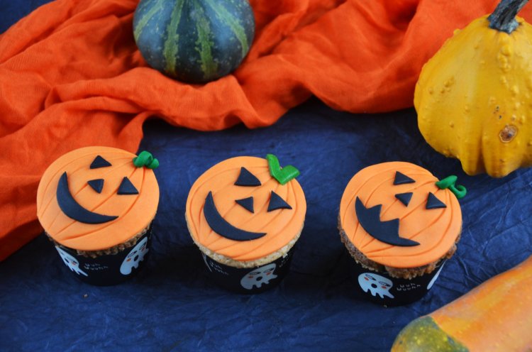 Halloween tökös muffinok, cupcake-k