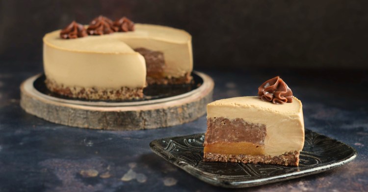 kávé-mogyorókrém-karamell torta