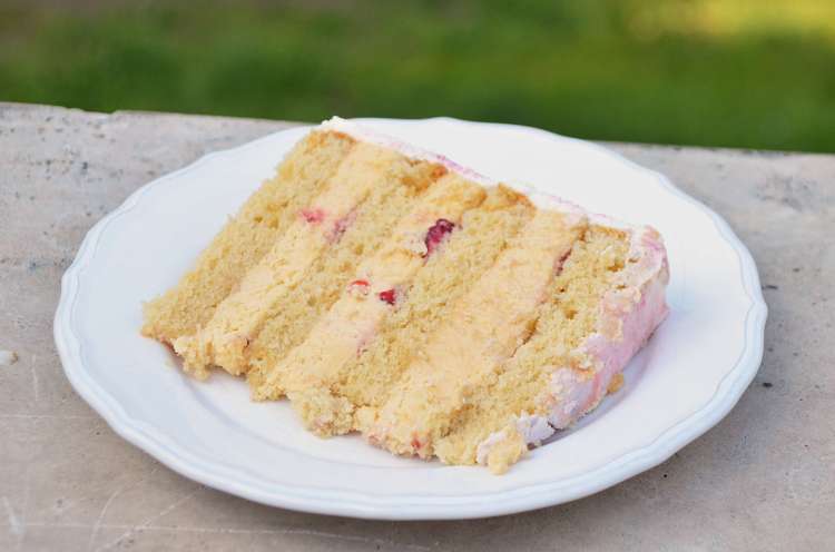 marcipánkrémes torta recept eperrel