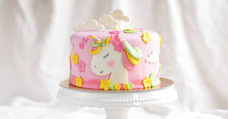 unikornis torta házilag - egyszarvú szülinapi buli