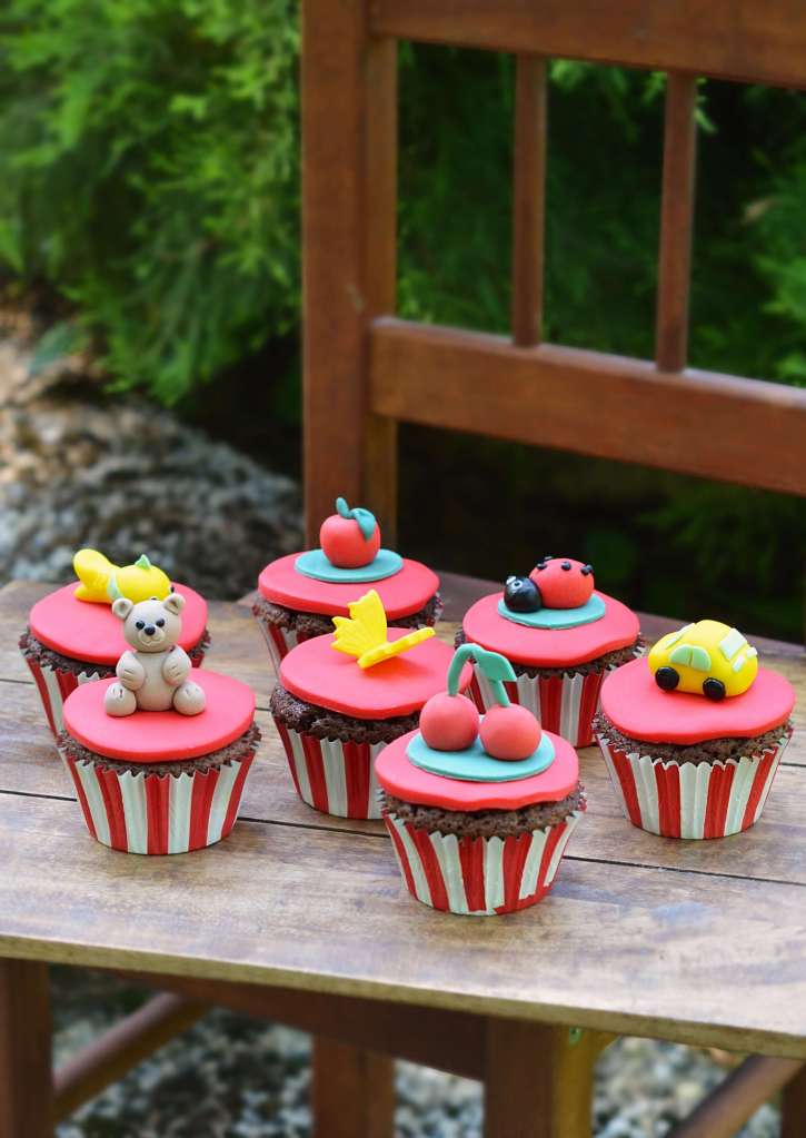 ovis ballagási cupcake házilag - kakaós-meggyes muffin